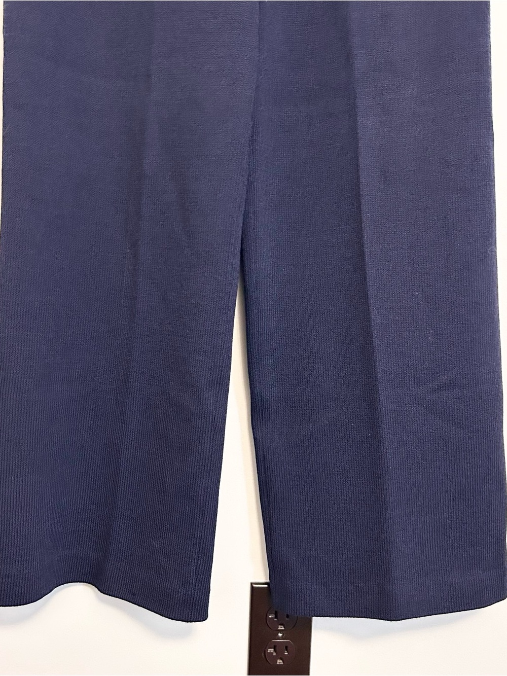 St. John Collection Santana Knit Navy Wide Leg Pants Pull-on Size 8 - Picture 3 of 7